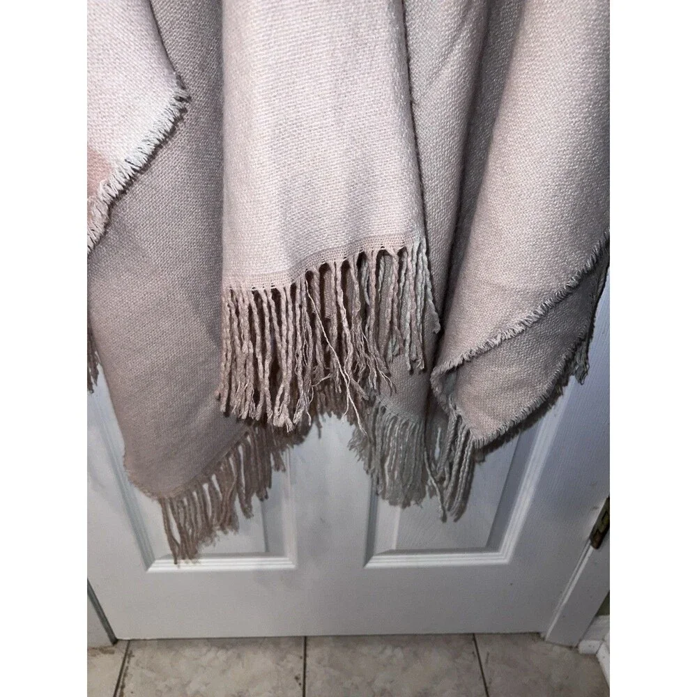 Soia & Kyo NWT Woven Scarfigan Wrap Shawl Poncho OS Ivory Mauve Fringe Western